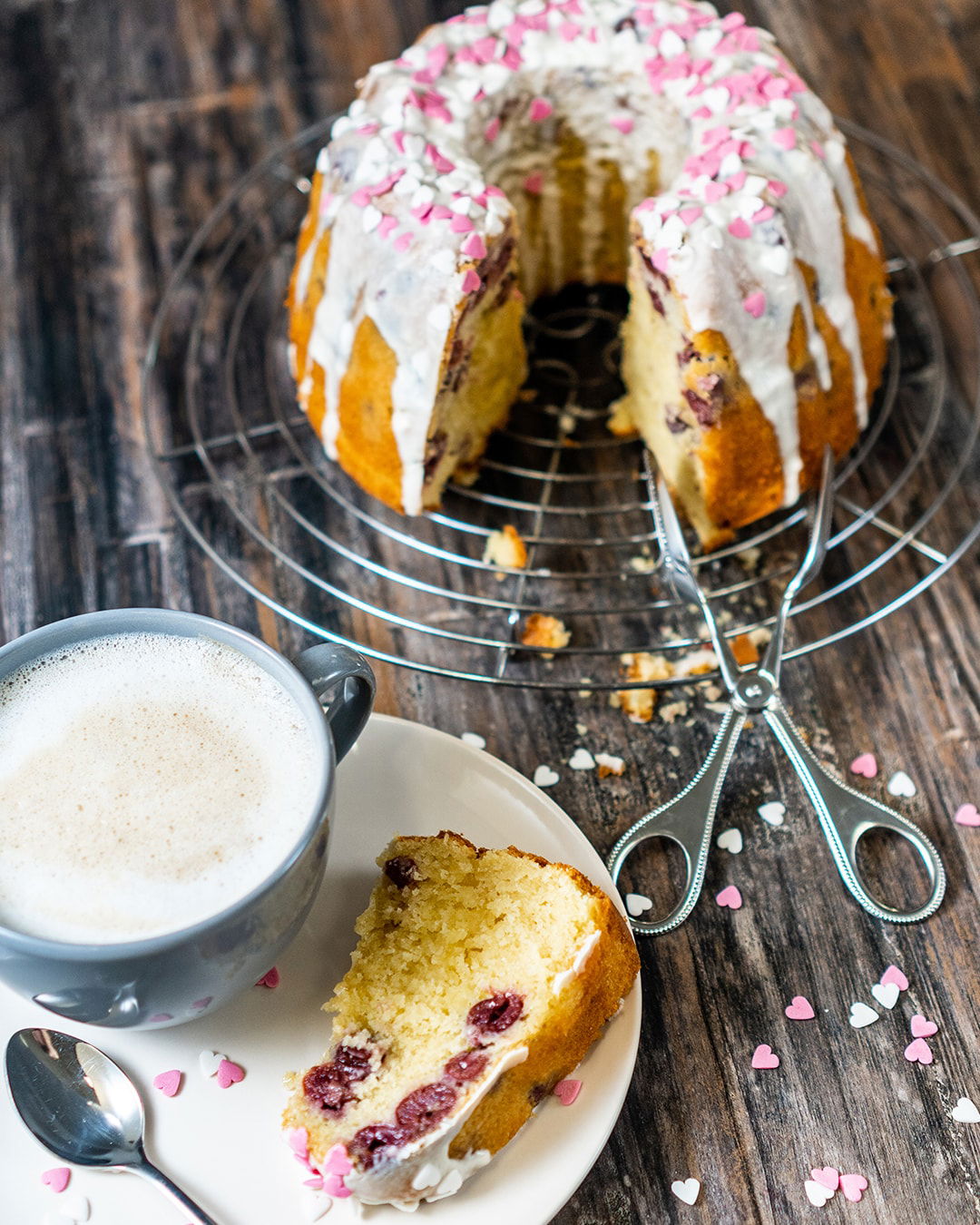 Quark-Gugelhupf mit Kirschen – RUF Lebensmittel