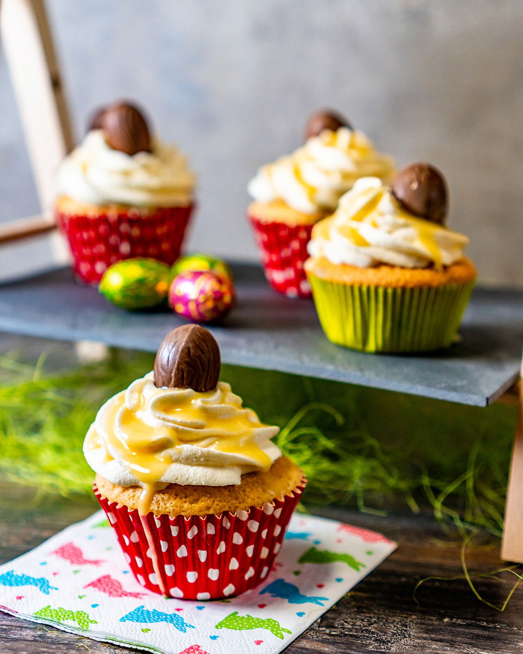 Beschwipste Eierlikör-Cupcakes - so einfach kann Backen für Ostern sein!