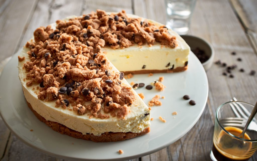 Cookie Dough Cake – Chocolate-Chips