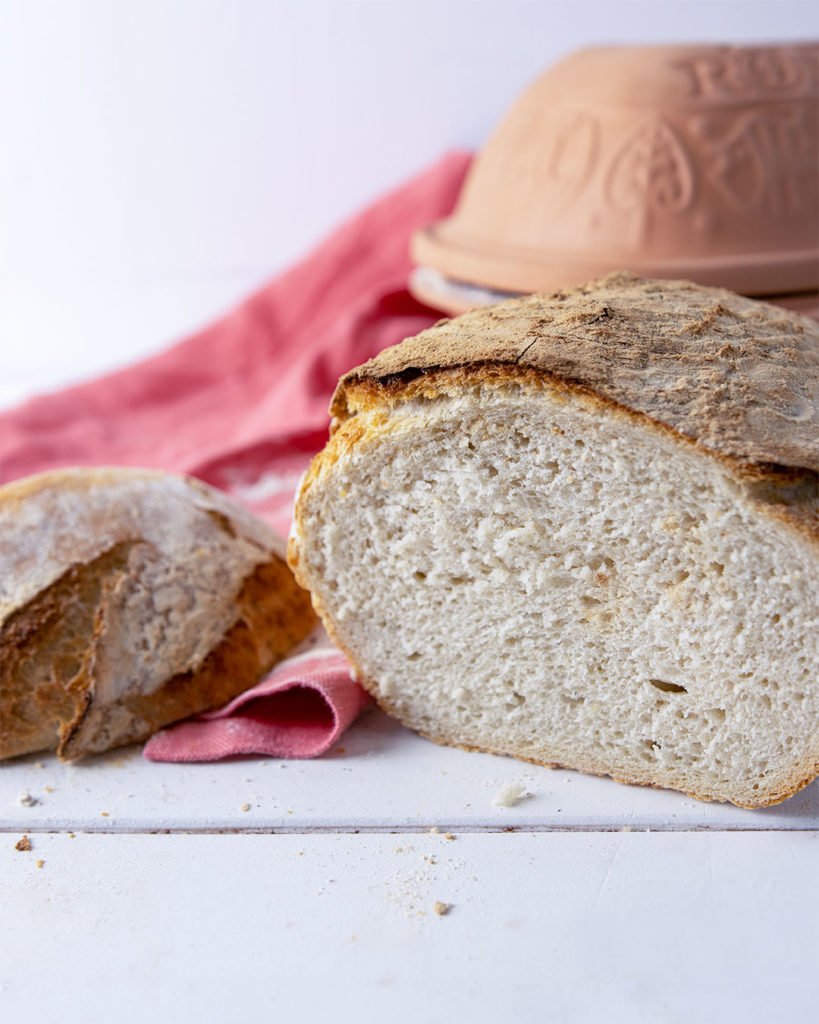 Brot im Römertopf