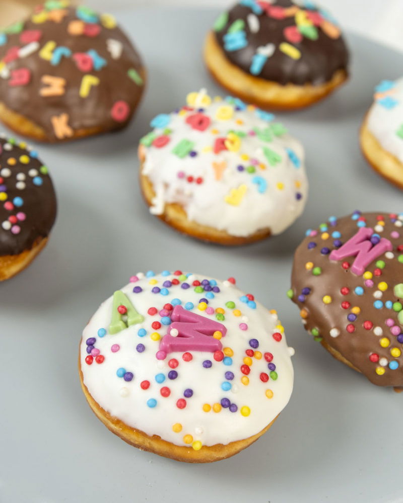 Mini Berliner mit bunten Streuseln